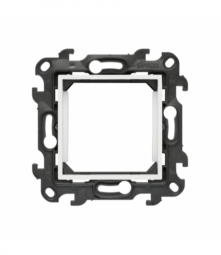 Adapter (przejściówka) na osprzęt standardu 45×45 mm, IP20, biały Simon 24 NA45.01/11