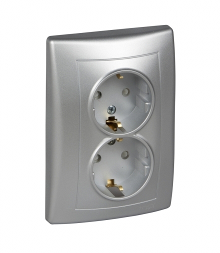 Sedna Gniazdo podwójne Schuko aluminium Schneider SDN3000460