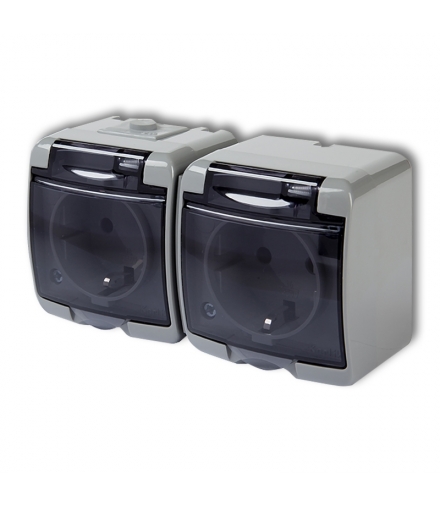 JUNIOR Gniazdo podwójne z uziemieniem SCHUKO 2x(2P+Z) (klapka dymna, przesłony torów prądowych) Karlik 10GHE-2sdp