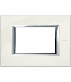 AXOLUTE - Ramka protokątna 3 moduły WHITE LIMOGES Legrand HA4803BG