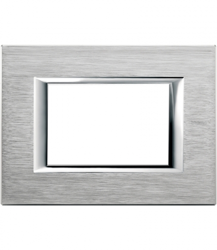 AXOLUTE - Ramka protokątna 3 moduły BRUSHED CHROME Legrand HA4803CR