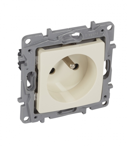Niloe Gniazdo 2P+Z 16 A - 250 V - z przesłoną, zaciski automatyczne - Kremowe Legrand 664636