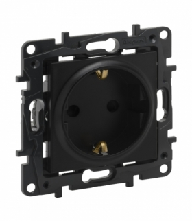 Niloe Step Gniazdo Schuko 2P+Z 16 A - 230 V - z przesłoną, zaciski automatyczne - Czarne Legrand 863520