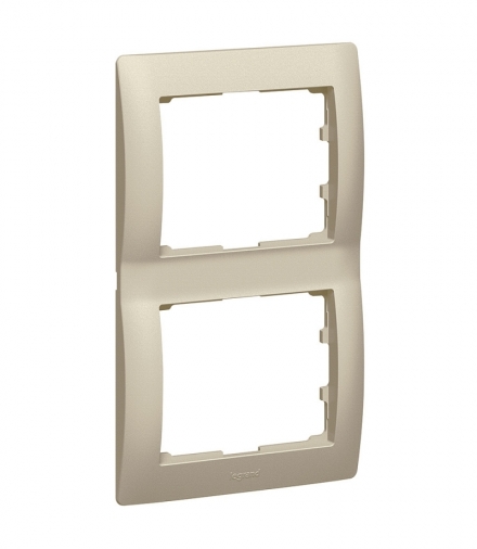 SISTENA LIFE Ramka TITAN podwójna pionowa Legrand 771406