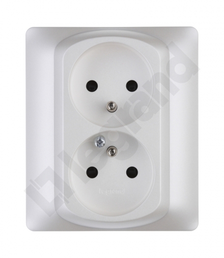 SISTENA LIFE Gniazdo podwójne 2x2P+Z z przesłonami PEARL kompletne 16A-250V Legrand 771538