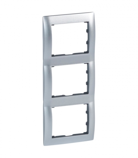 SISTENA LIFE Ramka ALUMINIUM potrójna pionowa Legrand 771957