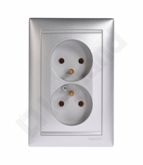 Valena Gniazdo podwójne 2x2P+Z 16A-250V ALUMINIUM Legrand 770278