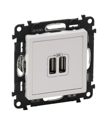 VALENA LIFE ŁADOWARKA Z GNIAZDEM 2 x USB BIAŁA Legrand 753112
