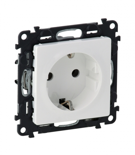 VALENA LIFE GNIAZDO 2P+Z SCHUKO 16 A - 250 V Z PRZESŁONĄ ZACISKI SPRĘŻYNOWE BIAŁY Legrand 753120