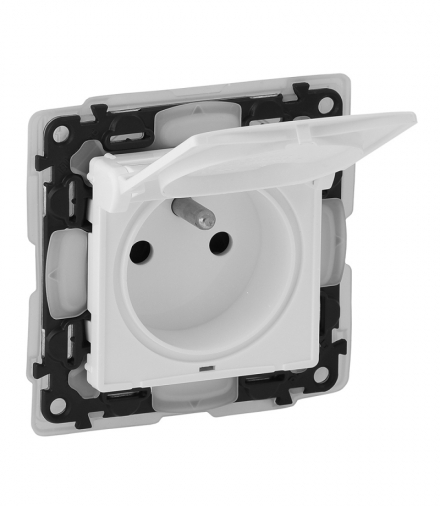 VALENA LIFE GNIAZDO 2P +Z IP44 Z PRZESŁONĄ BIAŁE Legrand 753179