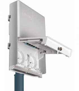 MikroTik CSS610-1GI-7R-2S+OUT Switch netPower, 8x RJ45 1000Mb/s PoE, 2x SFP+ MIKROTIK CSS610-1GI-7R-2S+OUT