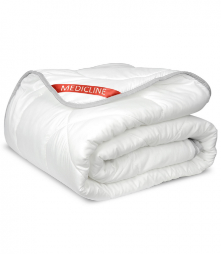 Kołdra całoroczna, mikrofibra biała pikowana niciowo 140 x 200 cm AIO CEN-81837