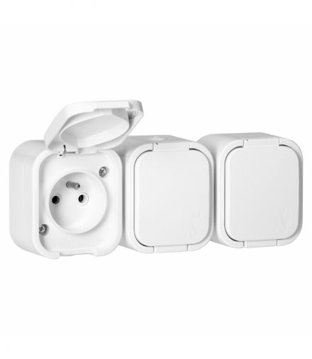 Gniazdo natynkowe potrójne Orno OR‑OE‑7809/W, 3×2P+Z, IP54, bryzgoszczelne, B2, biały