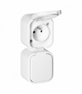 Gniazdo natynkowe podwójne pionowe 2×2P+Z Orno OR‑OE‑7806/V/W, IP54, bryzgoszczelne, B2, biały