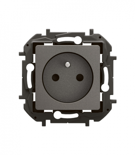 NOWE NILOE - GNIAZDO 2P+Z Z PRZESŁONĄ, ZACISKI AUTOMATYCZNE 16A - 250V~ STALOWE LEGRAND NP3100MG