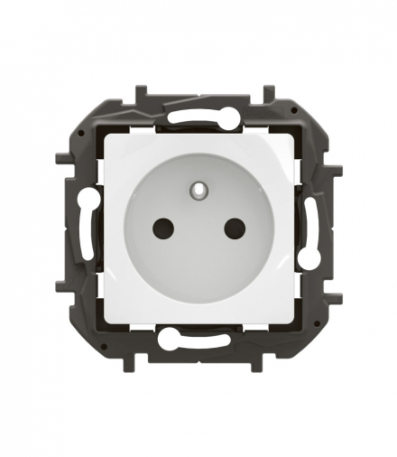 NOWE NILOE - GNIAZDO 2P+Z Z PRZESŁONĄ, ZACISKI AUTOMATYCZNE 16A - 250V~ BIAŁE LEGRAND NP3100WH