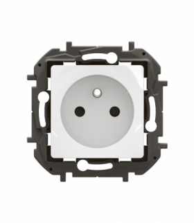 NOWE NILOE - GNIAZDO 2P+Z Z PRZESŁONĄ, ZACISKI ŚRUBOWE 16 A - 250 V~ BIAŁE LEGRAND NP3102WH