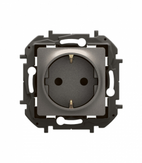 NOWE NILOE - GNIAZDO SCHUKO 2P+Z Z PRZESŁONĄ ZACISKI ŚRUBOWE 16A - 250V~ STALOWE LEGRAND NP3122MG