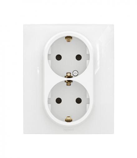 NOWE NILOE - GN SCH 2X2P+Z MONOBLOK Z PRZESŁONĄ ZAC AUTO 16A - 250V~ BIAŁE LEGRAND NP3130WH