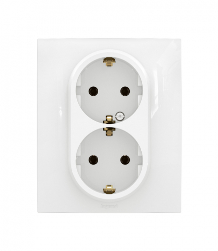 NOWE NILOE - GNIAZDO SCHUKO 2X2P+Z MONOBLOK ZACISKI ŚRUBOWE 16A - 250V~ BIAŁE LEGRAND NP3131WH
