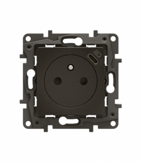 NOWE NILOE - GNIAZDO PŁASKIE 2P+Z Z USB C 16 A - 250 V~ CZARNE LEGRAND NP3302BK