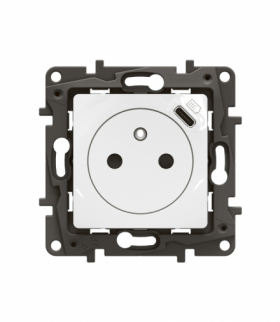 NOWE NILOE - GNIAZDO PŁASKIE 2P+Z Z USB C 16 A - 250 V~ BIAŁE LEGRAND NP3302WH