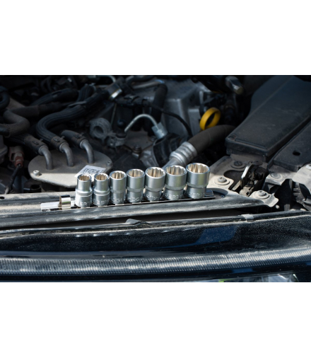 Zestaw kluczy nasadowych 12-kątnych 1/2 8szt Hogert HT4R084 CrMo 10-24mm satynowe do śrub sześcio- i dwunastokątnych